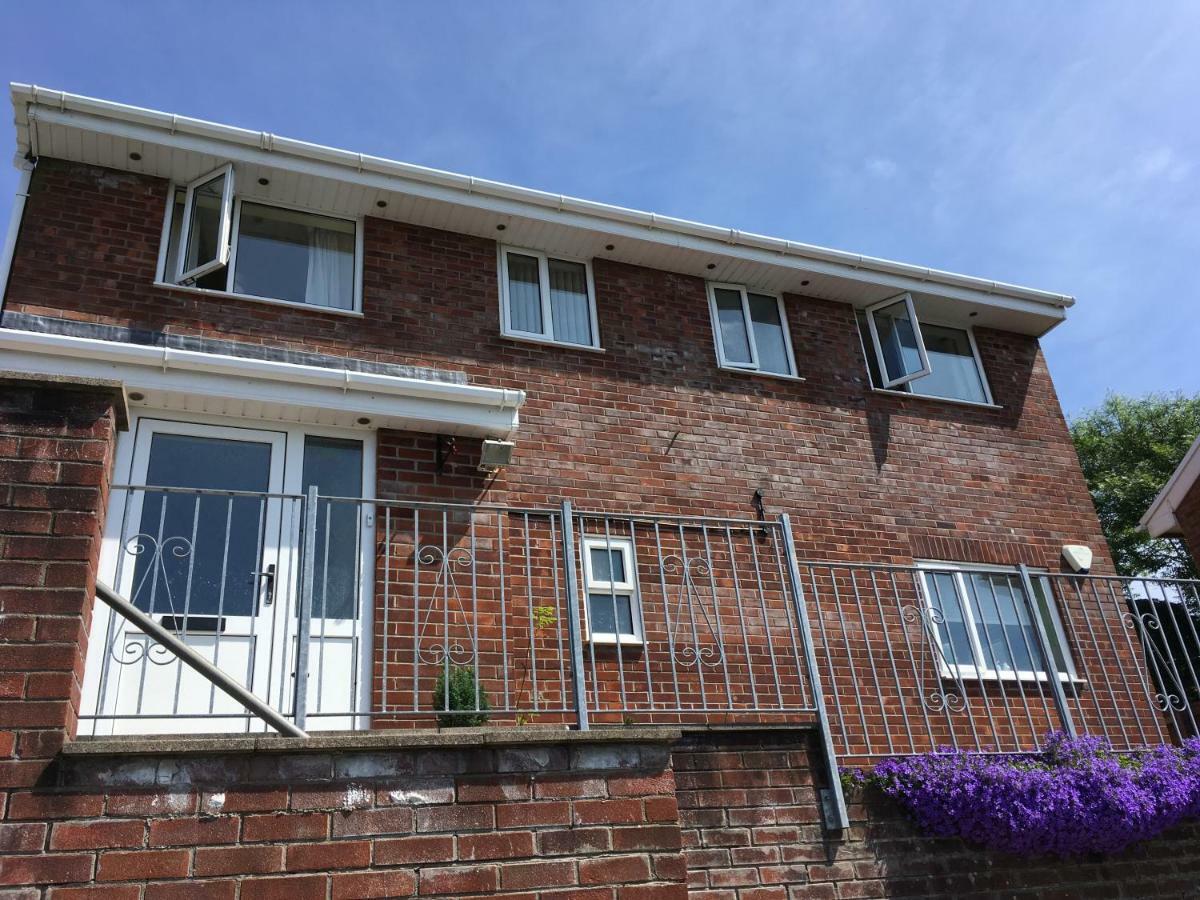 Lavender House Hotell Bridgend  Exteriör bild
