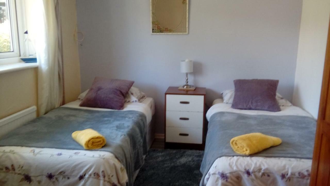 Lavender House Hotell Bridgend  Exteriör bild
