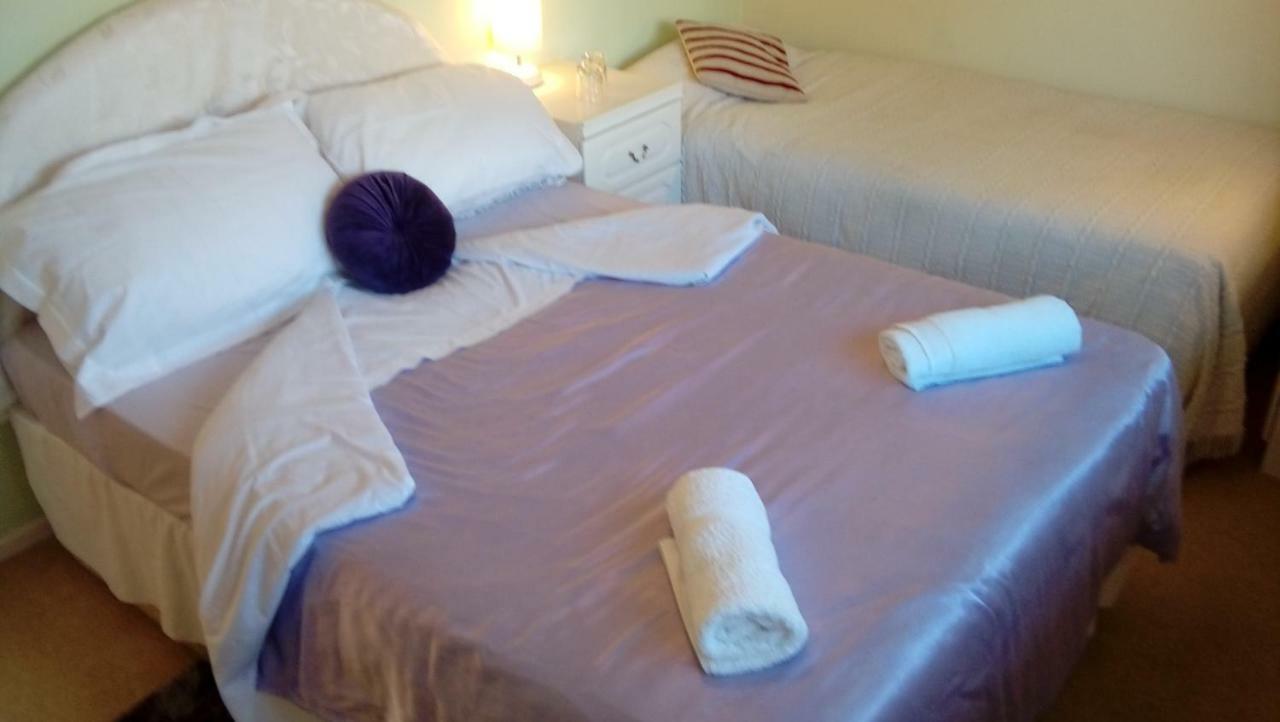 Lavender House Hotell Bridgend  Exteriör bild