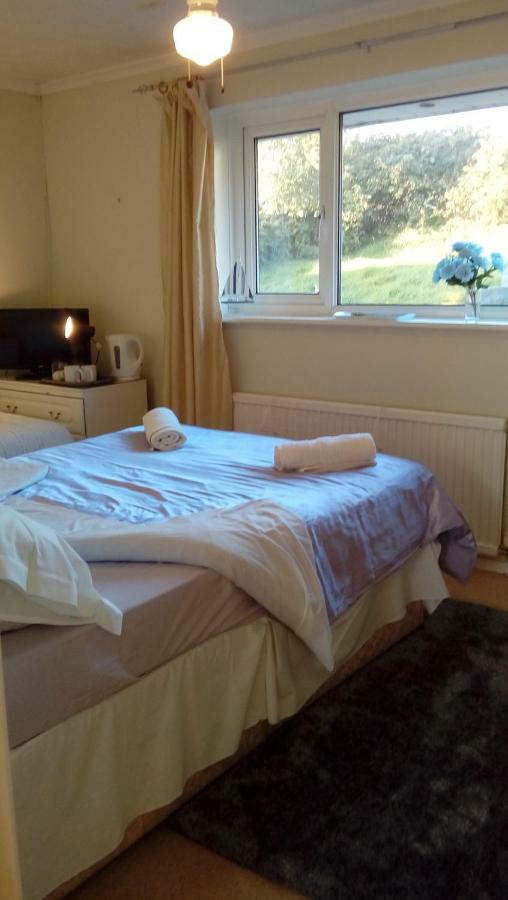 Lavender House Hotell Bridgend  Exteriör bild